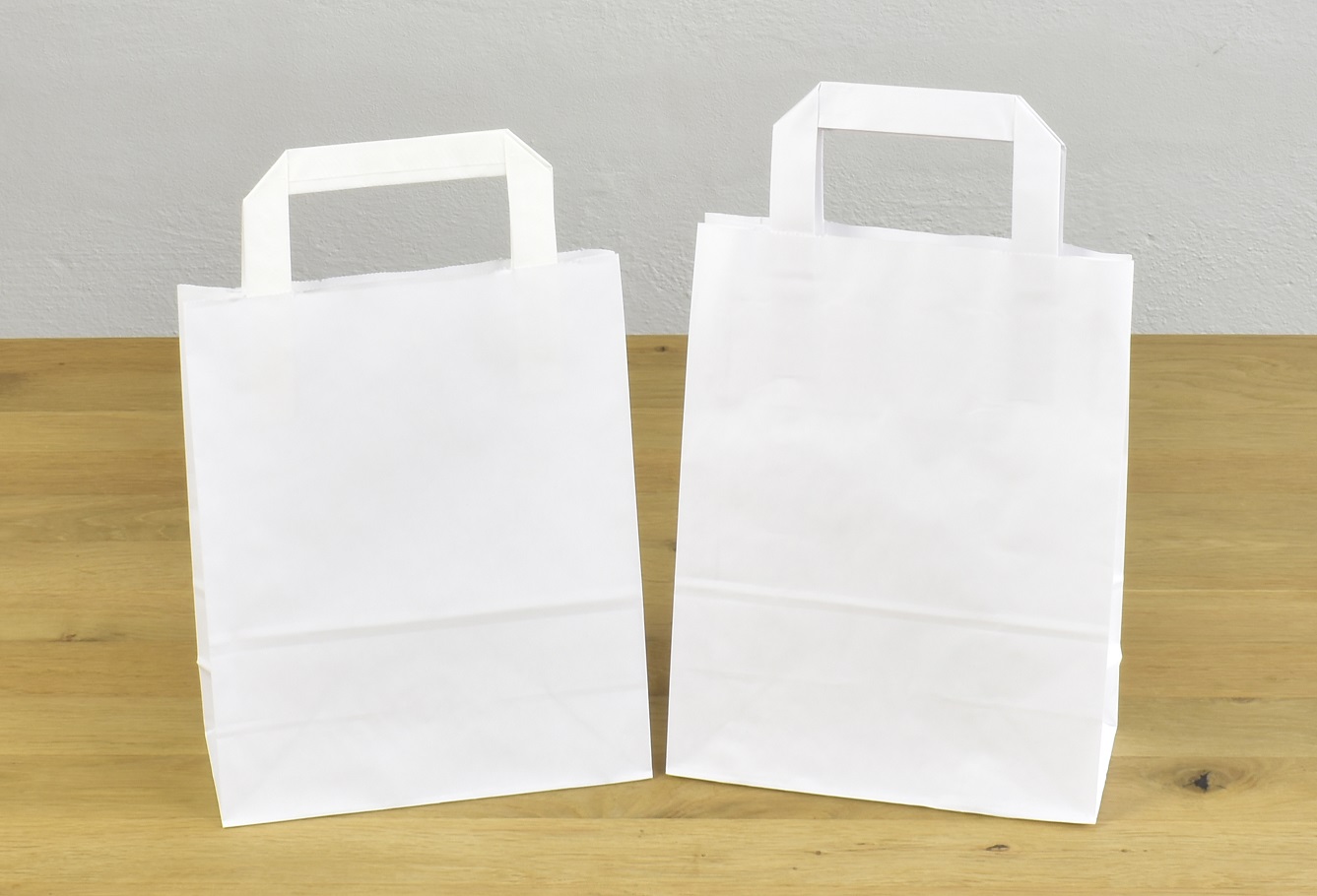 dvě tašky bílé